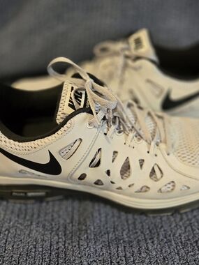 Nike Men’s Running Shoes in Beige with Black Swoosh